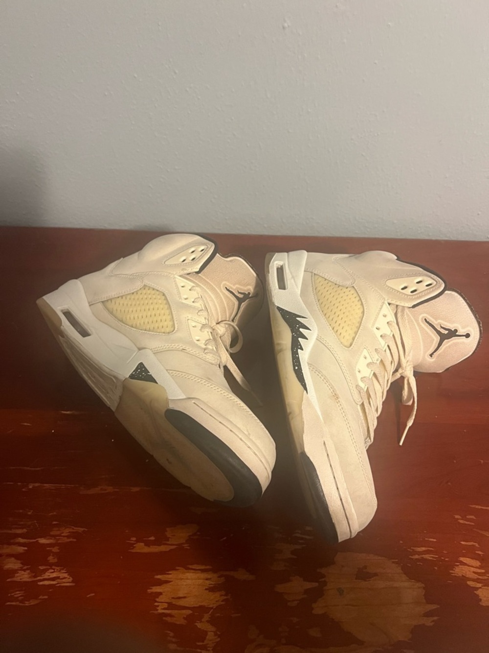 Jordan High-Top Sneakers in Cream and Black Accents Air Jordan 5 Sail SE